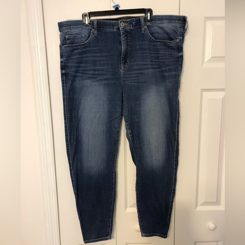 24R Torrid Premium Sky High Skinny Super Soft High-Rise Jean